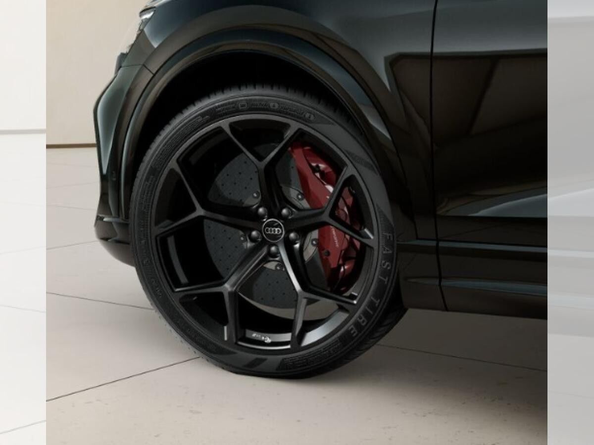 Audi RS Q8 SUV perf. 471 kW tiptr. *PANO*KERAMIK*RS-Abgasanlage*