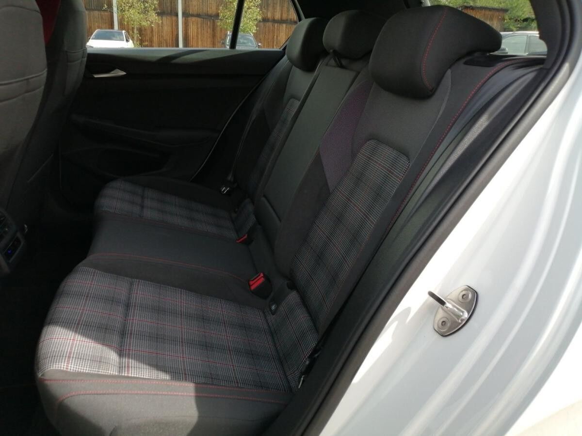 Volkswagen Golf VIII GTI 2.0 TSI DSG / LED, ACC, RFK, Navi