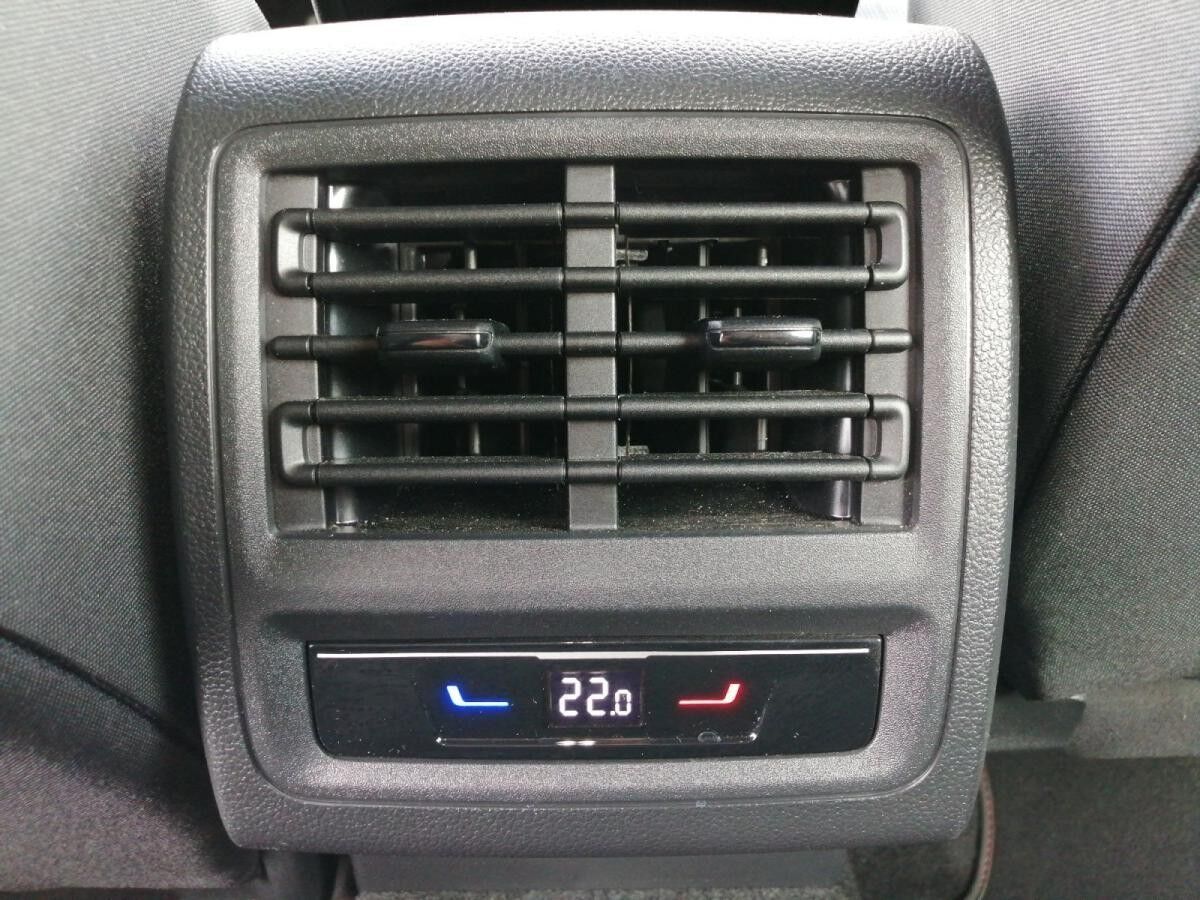 Volkswagen Golf VIII GTI 2.0 TSI DSG / LED, ACC, RFK, Navi