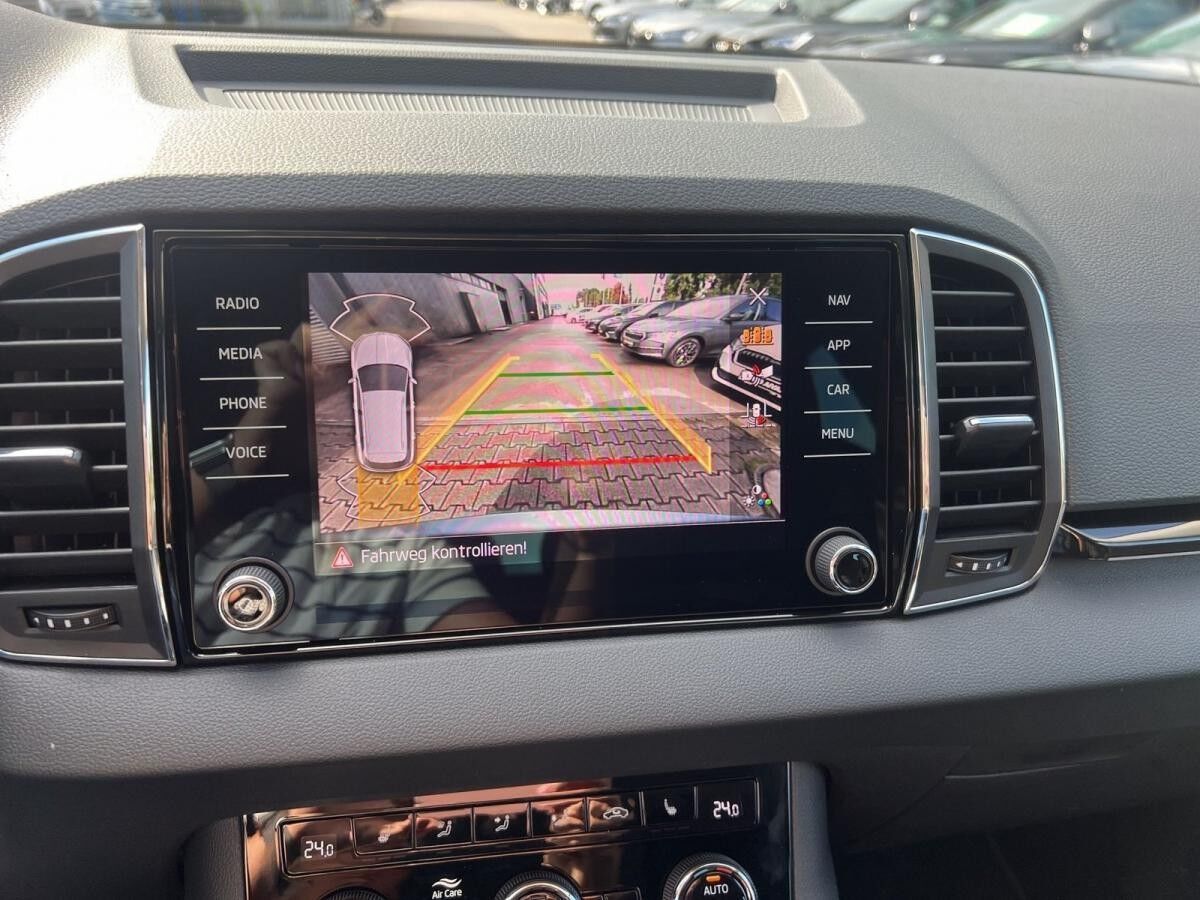 Skoda Karoq Tour 2.0 TDI DSG 4x4 AHK NAVI LED RFK DAB