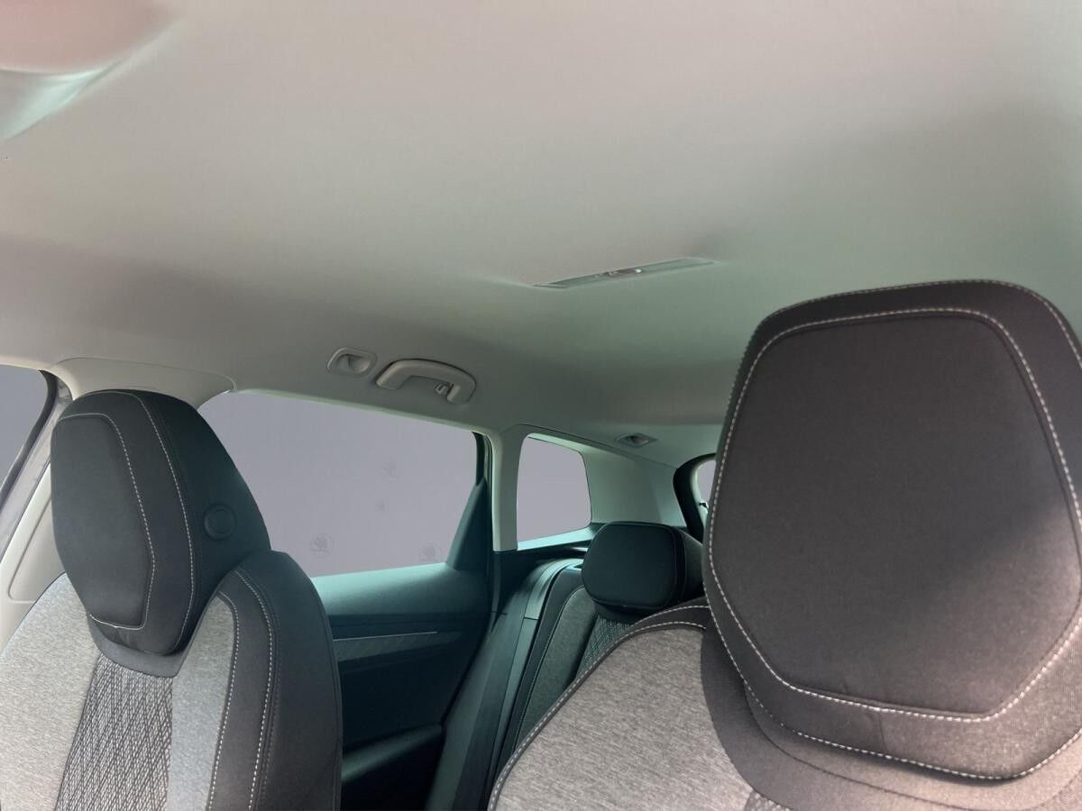 Skoda Karoq Tour 2.0 TDI DSG 4x4 AHK NAVI LED RFK DAB