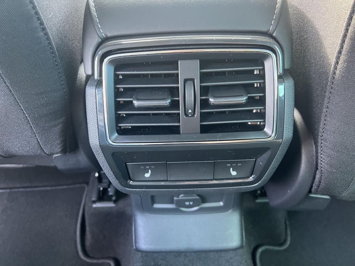 Skoda Karoq Tour 2.0 TDI DSG 4x4 AHK NAVI LED RFK DAB