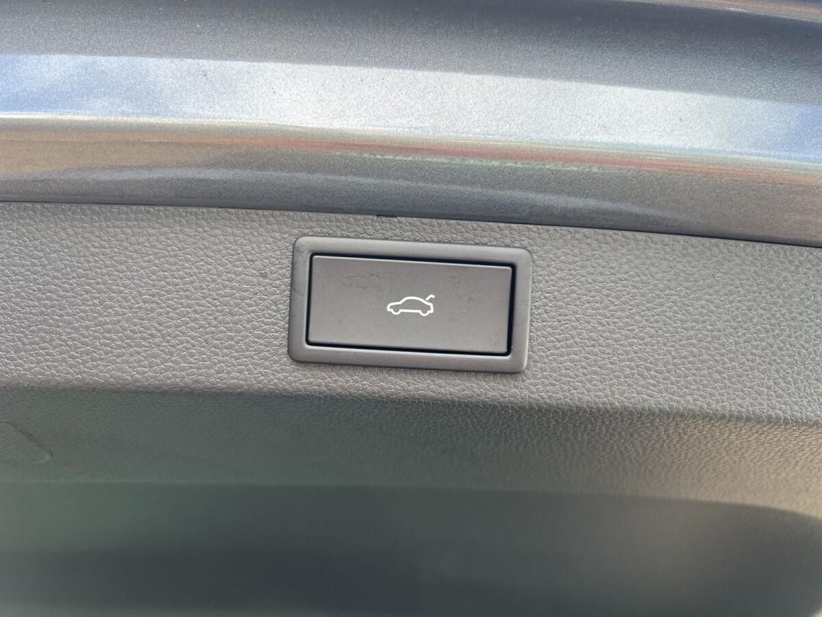 Skoda Karoq Tour 2.0 TDI DSG 4x4 AHK NAVI LED RFK DAB