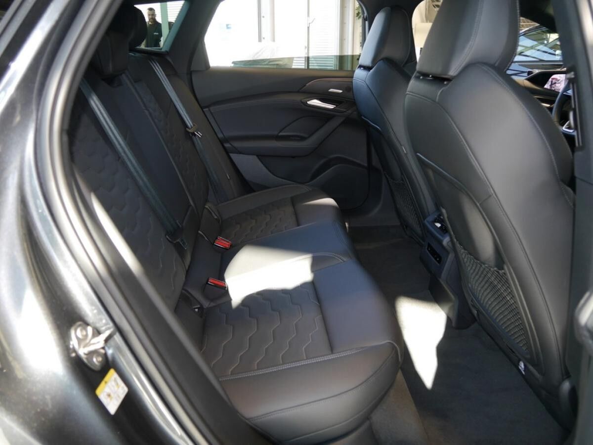 Audi S6 e-tron Avant *edition one grey