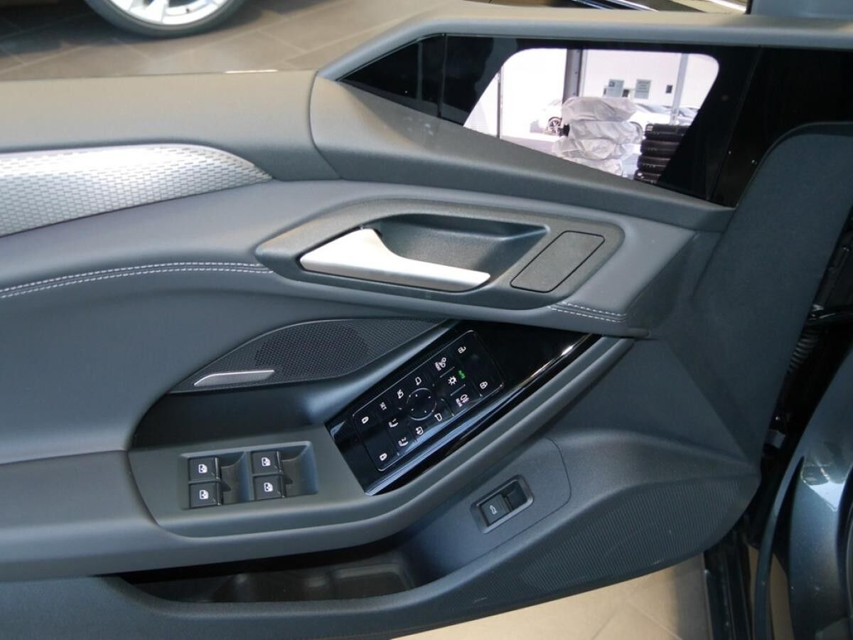 Audi S6 e-tron Avant *edition one grey