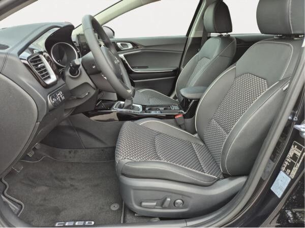 Kia Ceed SW 1.5T SPIRIT | LEDER-PAKET | TECHNOLOGIE-PAKET |