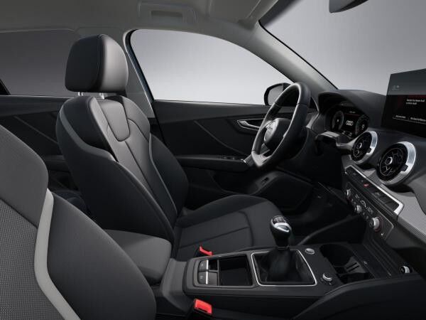 Audi Q2 Advanced 35 TFSI Schalter RFK Matrix AHK