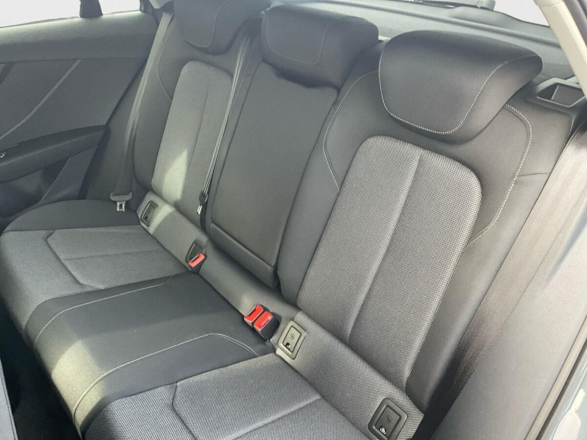 Audi Q2 Advanced 35 TFSI Schalter RFK Matrix AHK