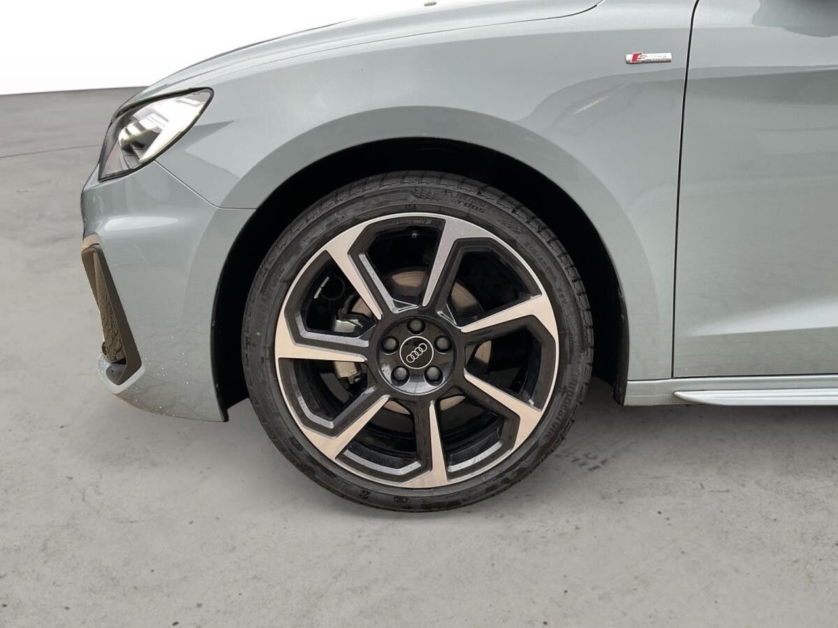 Audi A1 Sportback 35 TFSI S line ACC LED Keyless SHZ