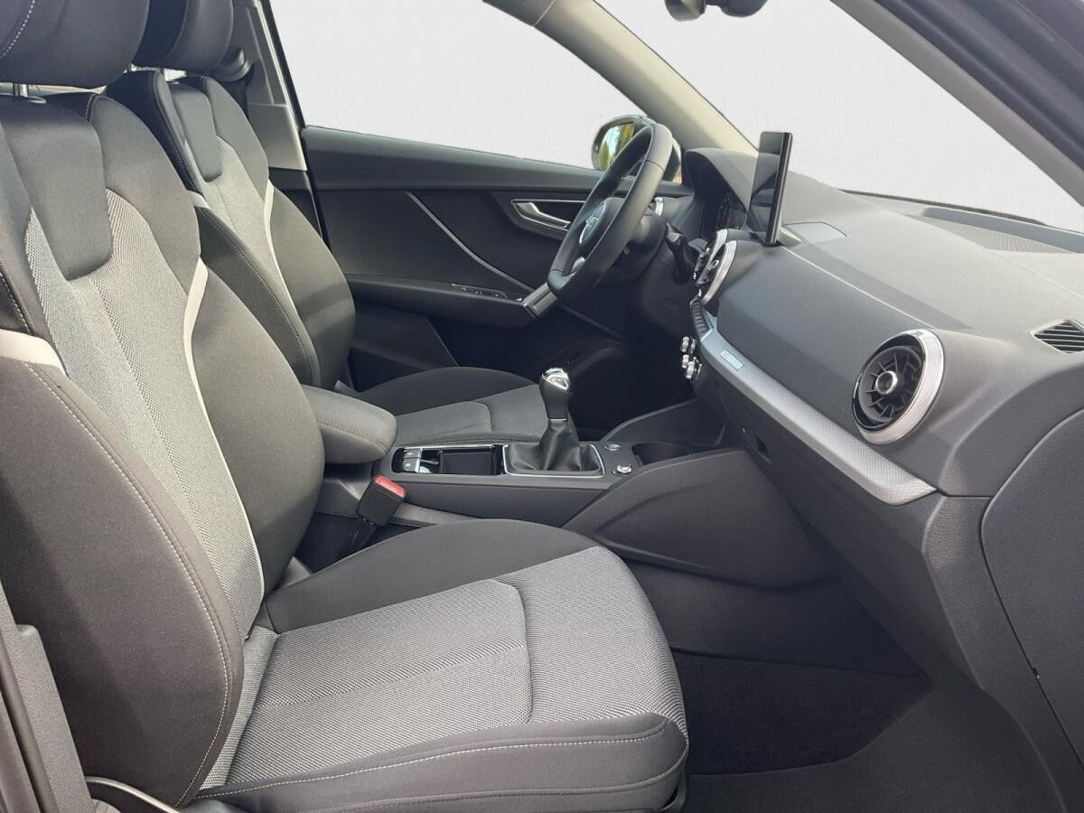 Audi Q2 Advanced 35 TFSI Schalter RFK Matrix AHK