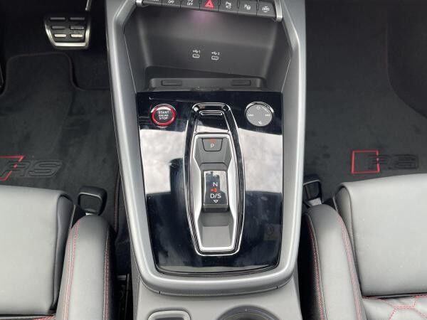 Audi RS3 Limo SONOS+PANO+5Jahre Garantie