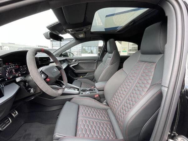 Audi RS3 Limo SONOS+PANO+5Jahre Garantie