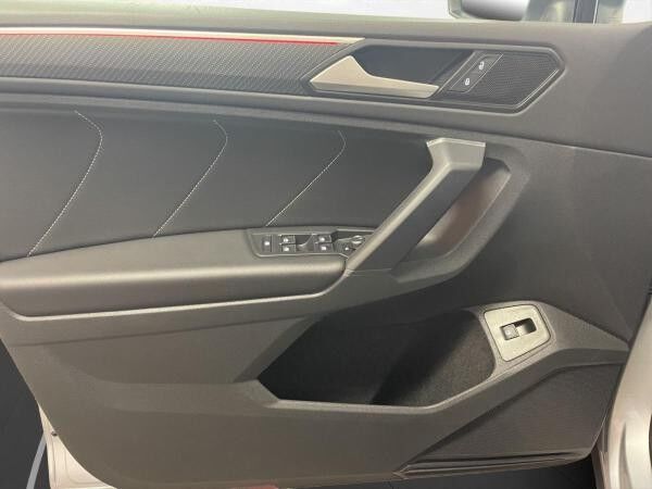 Volkswagen Tiguan 1.4 eHybrid R-Line Matrix LM 19" Navi RFK ACC