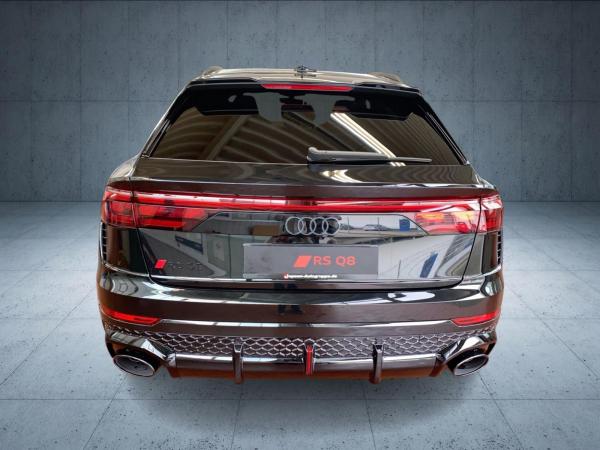 Audi RS Q8 SUV performance tiptr. Vmax305 Laser PANO