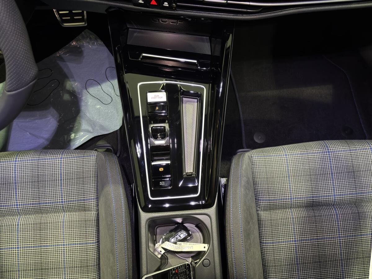 Volkswagen Golf VIII GTE (AHK/BlackStyle) 1.5 l eHybrid 6-Gang-DSG