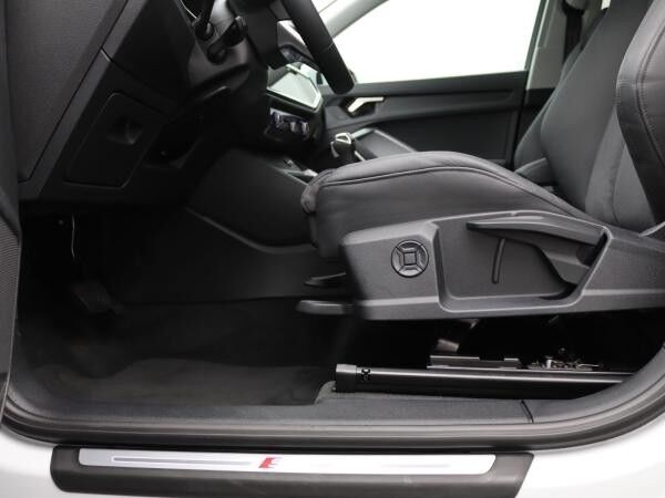 Audi Q3 Sportback S-Line 35 TFSI S-tronic / Navi, AHK