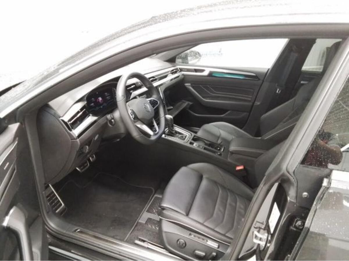 Volkswagen Arteon Shooting Brake R-Line 2.0 TDI 110kW DSG - AHK Matrix-LED IQ Drive Navi Rear View DAB+ SHZ Einparkhilfe App-Connect