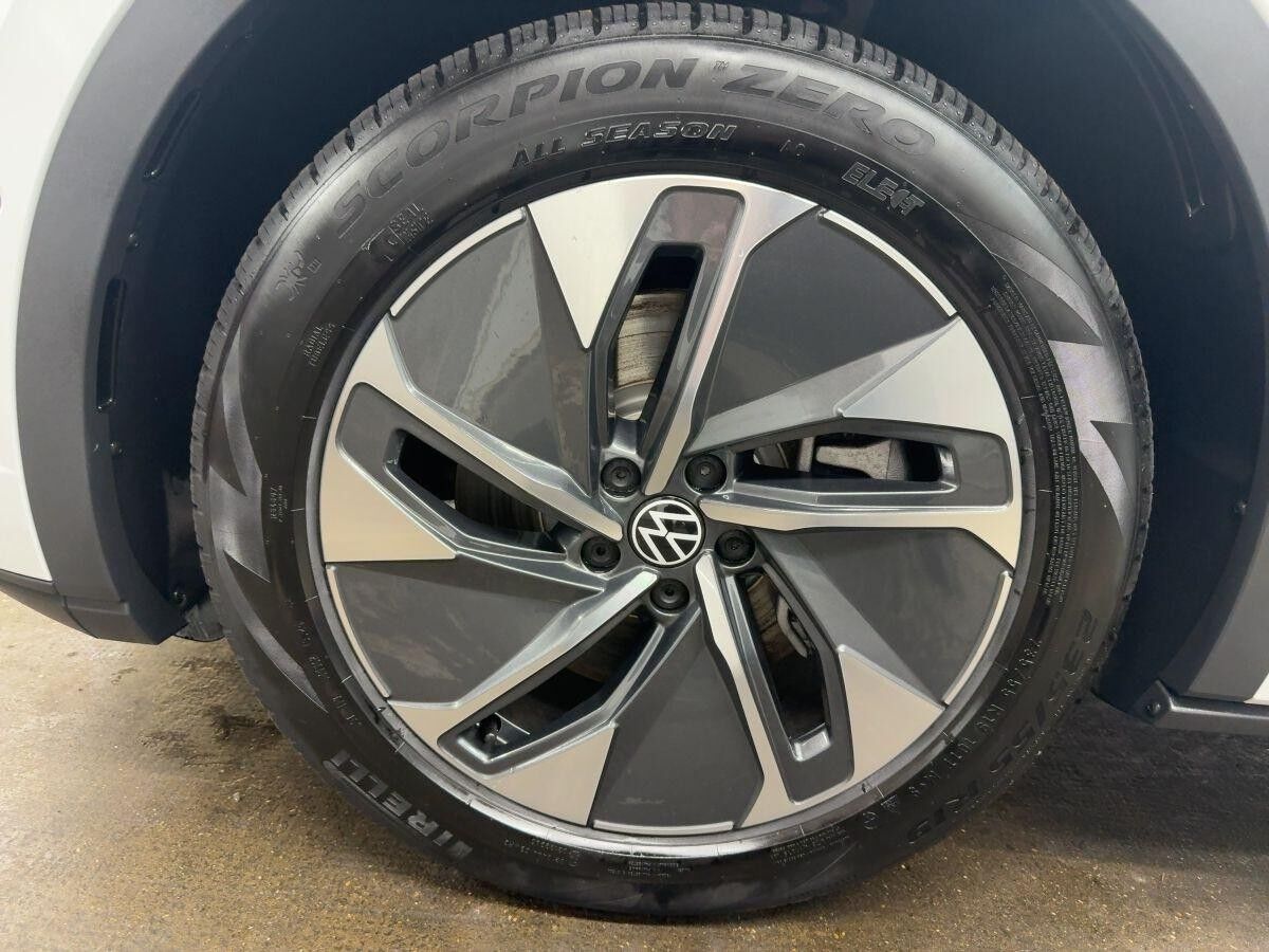 Volkswagen ID.5 Pro IQ-LED WÄPU PANO AHK KAM ACC DAB