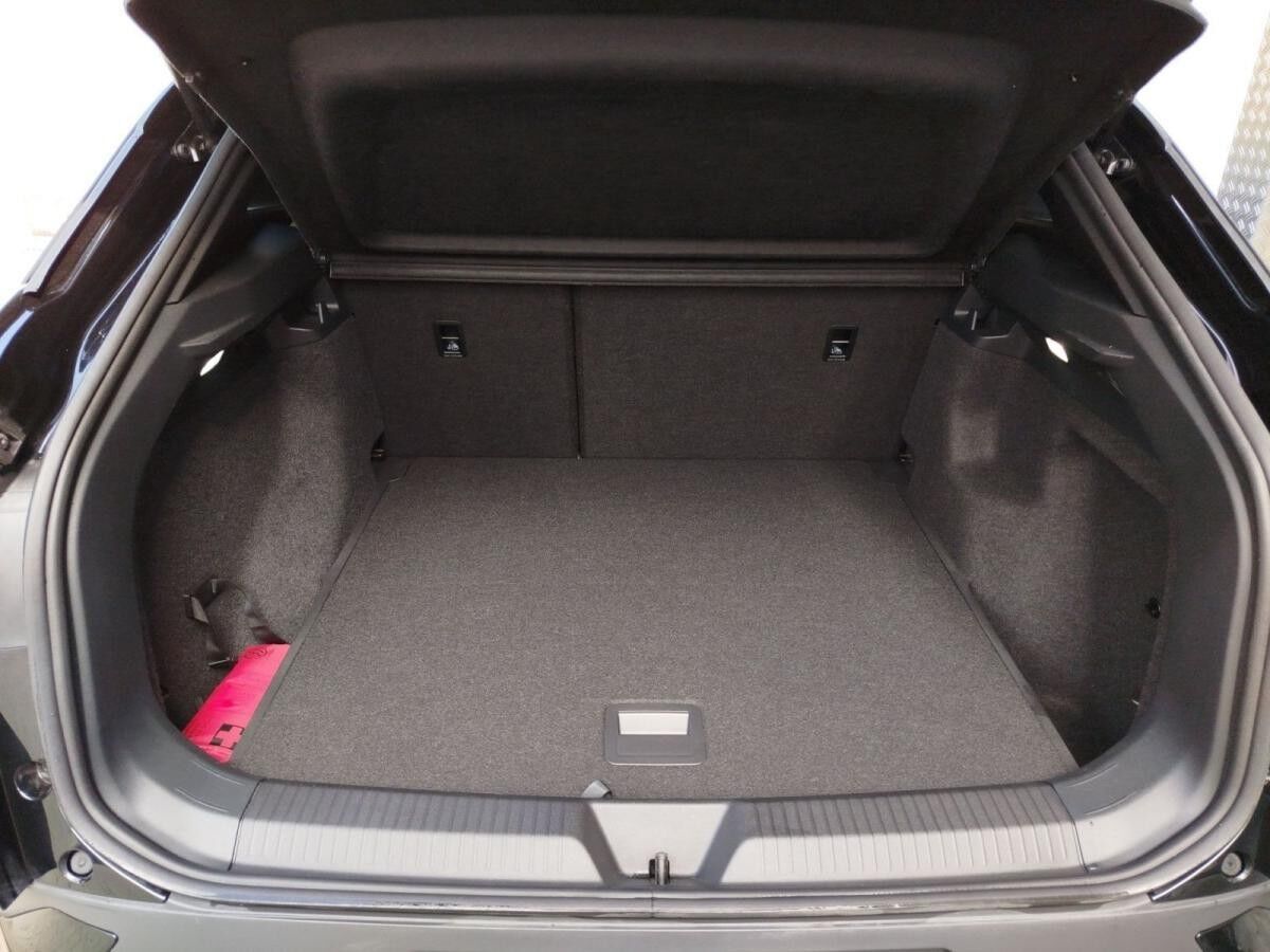 Volkswagen ID.4 Pro mit Infotainment-Paket Navi Digitaler Radioempfang DAB+ IQ.LIGHT - LED-Matrix-Scheinwerfer