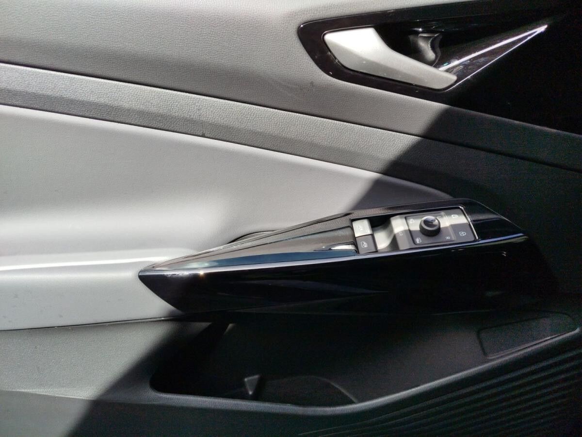 Volkswagen ID.4 Pro mit Infotainment-Paket Navi Digitaler Radioempfang DAB+ IQ.LIGHT - LED-Matrix-Scheinwerfer