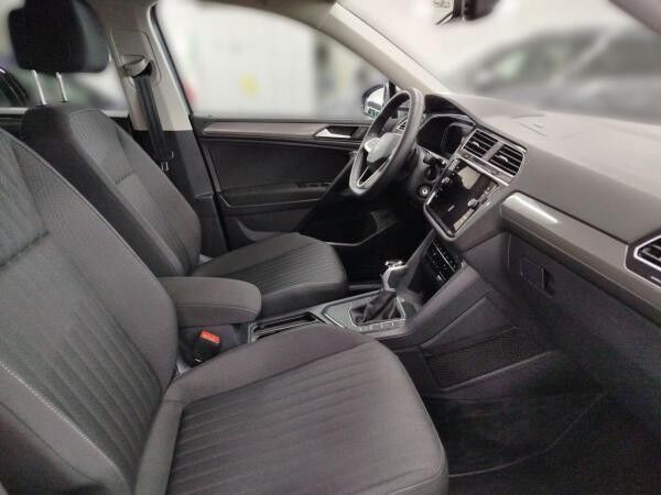 Volkswagen Tiguan Allspace 2.0 TDI DSG Life 7-Sitzer Navi Rückfahrkamera LED