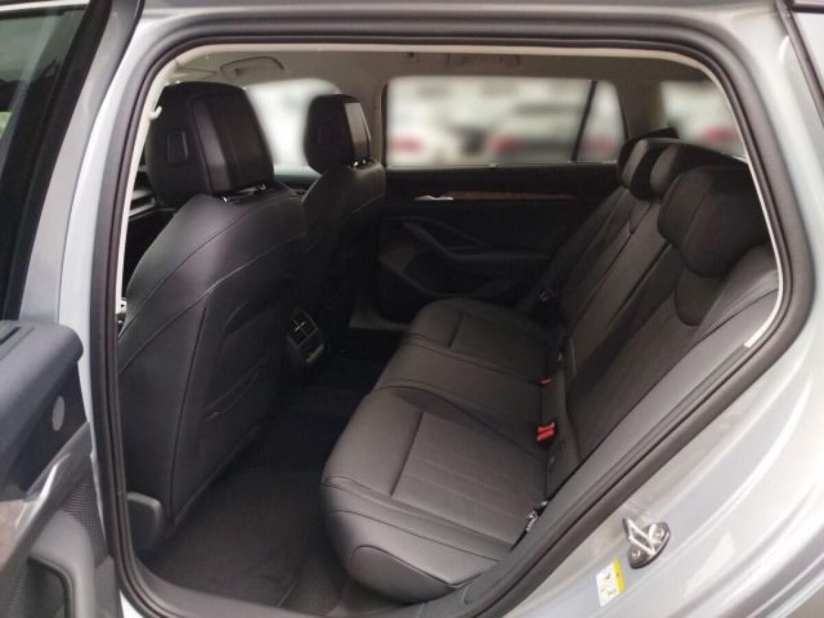 Skoda Superb Combi Sportline 2,0 TDI 7-Gang-DSG 4x4