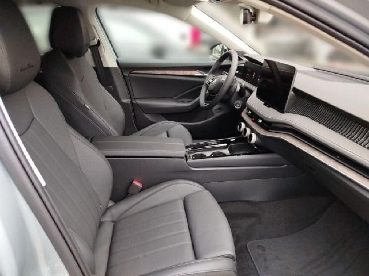 Skoda Superb Combi Sportline 2,0 TDI 7-Gang-DSG 4x4