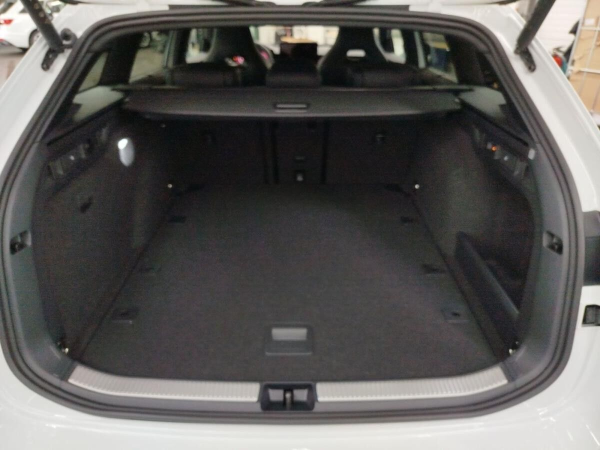 Skoda Superb Combi Sportline 2,0 TDI 7-Gang-DSG 4x4