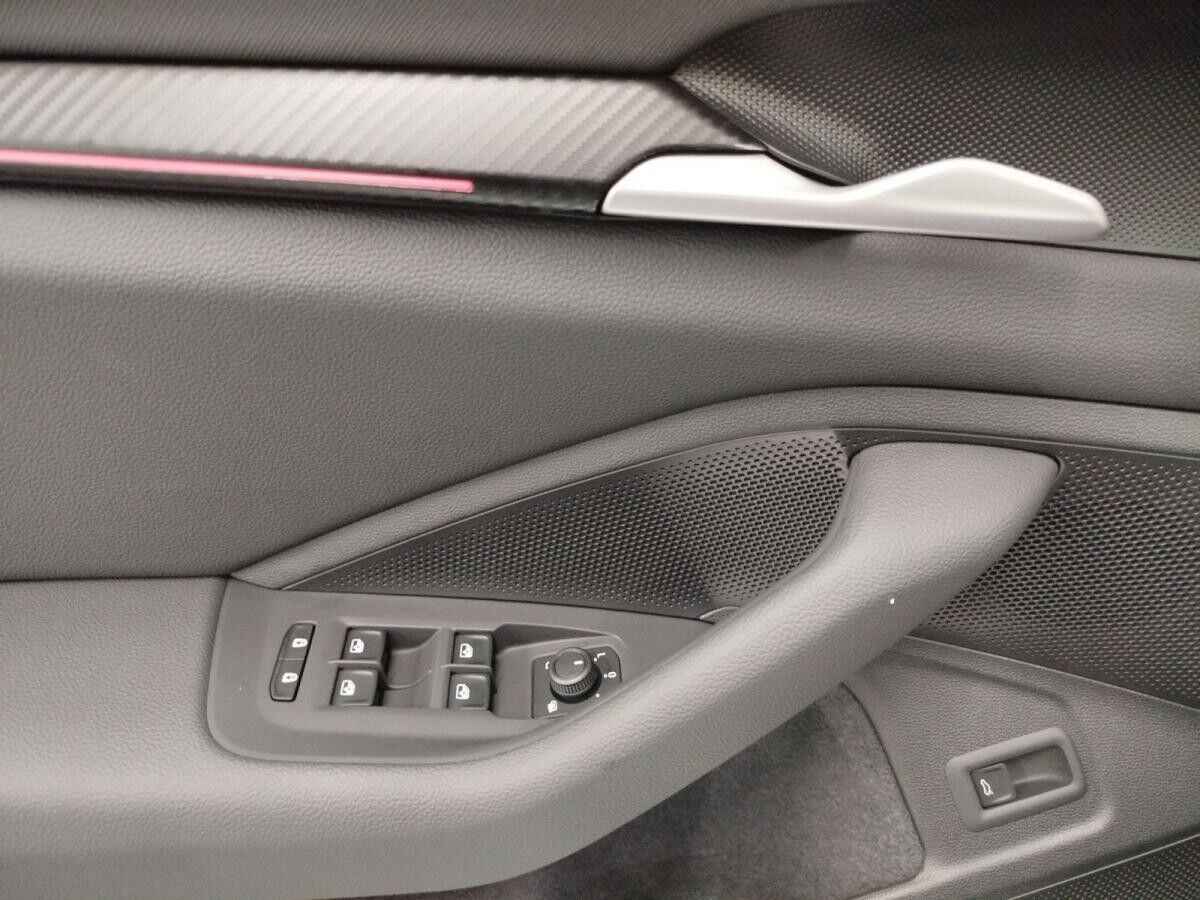 Skoda Superb Combi Sportline 2,0 TDI 7-Gang-DSG 4x4