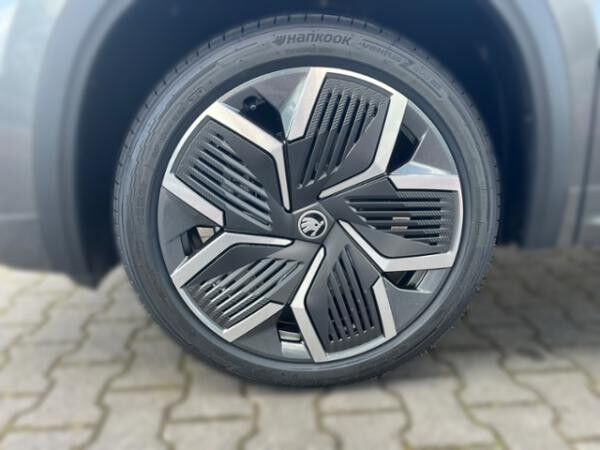 Skoda Kodiaq 2.0 TDI 4x4 Sportline*DSG*NAVI*AHK*StdHz*PANO*SHZ*