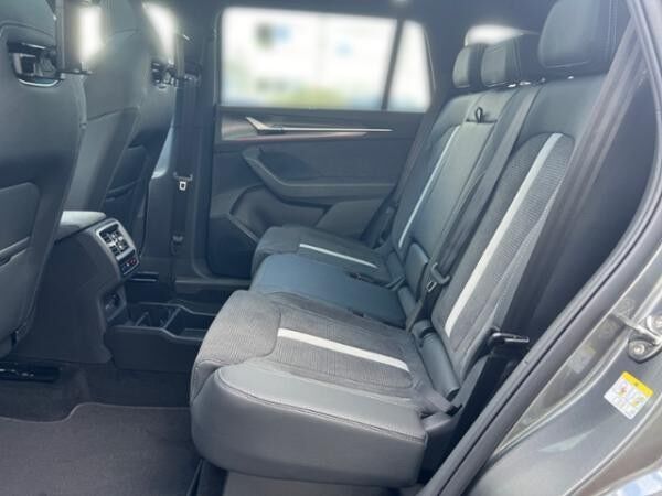 Skoda Kodiaq 2.0 TDI 4x4 Sportline*DSG*NAVI*AHK*StdHz*PANO*SHZ*