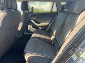 Skoda Superb Combi 2.0 TDI Selection *DSG*R-KAM**AHK*SHZ*NAVI*KESSY