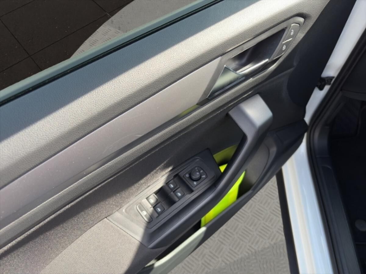 Volkswagen T-Roc Life 1.0 TSI Navi DAB+ Klima Sitzheizung L