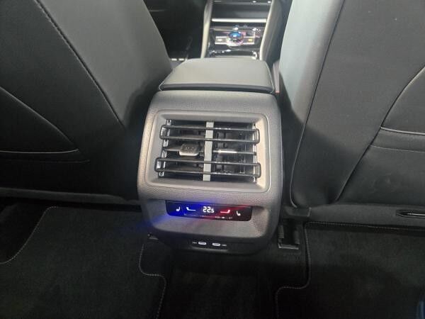 Volkswagen Tiguan R-Line 1.5 eTSI 150 PS //SOFORT VERF.// - HUD/LED/AHK/Leder