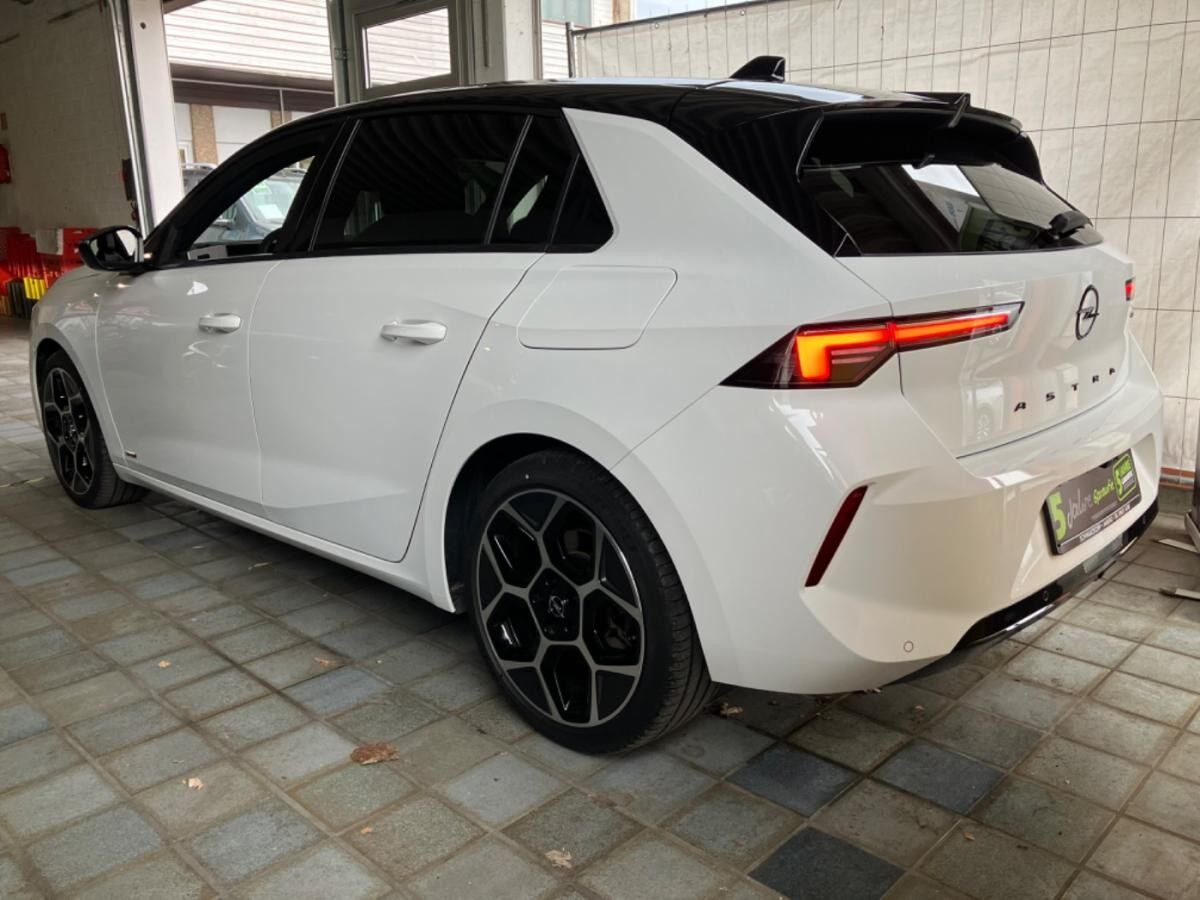 Opel Astra L 1.6 Turbo Plugin Ultimate ACC+Alcantara