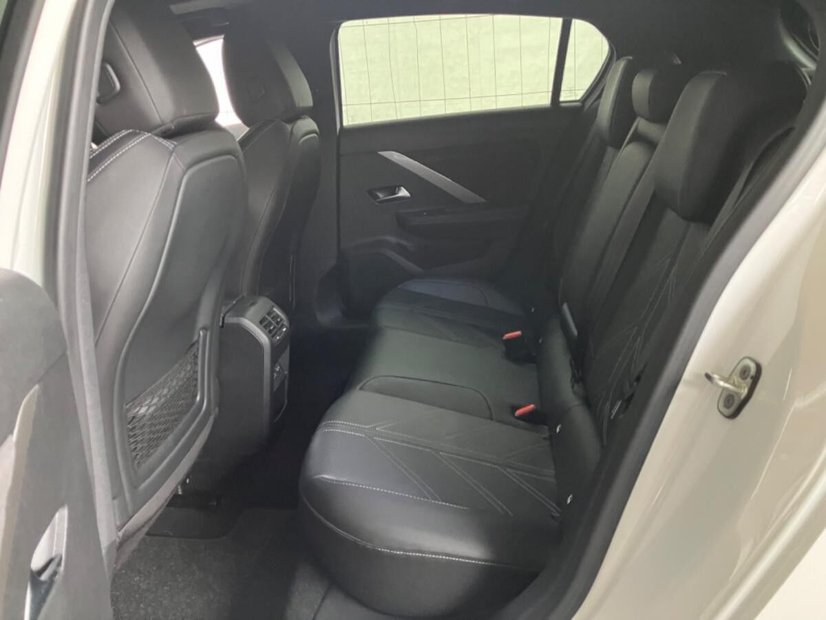 Opel Astra L 1.6 Turbo Plugin Ultimate ACC+Alcantara