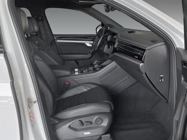 Volkswagen Touareg 3.0 TDI R-Line 4M AHK Stdhzg Pano Luft