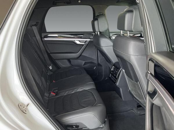 Volkswagen Touareg 3.0 TDI R-Line 4M AHK Stdhzg Pano Luft