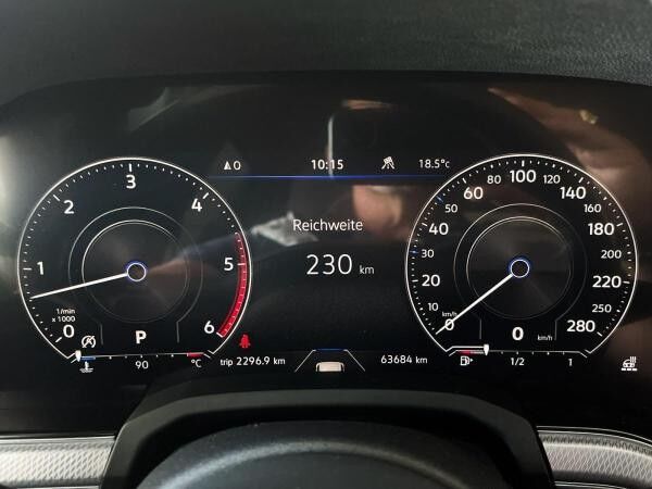 Volkswagen Touareg 3.0 TDI R-Line 4M AHK Stdhzg Pano Luft