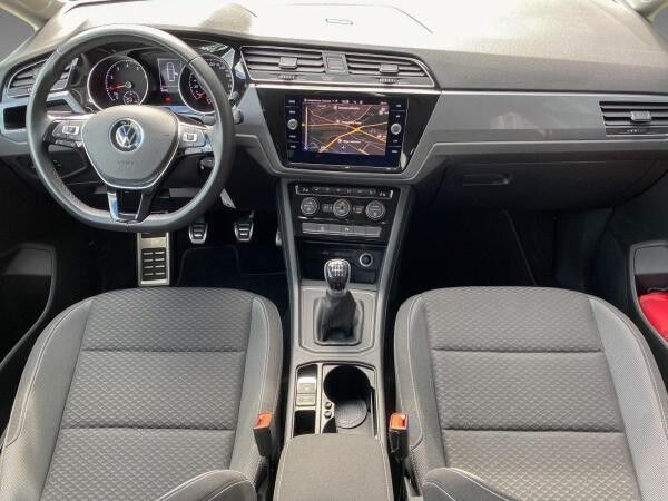 Volkswagen Touran 1.5 TSI Active Navi ACC CarPlay Sitzhzg
