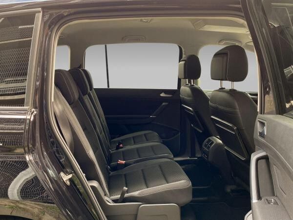Volkswagen Touran 1.5 TSI Active Navi ACC CarPlay Sitzhzg
