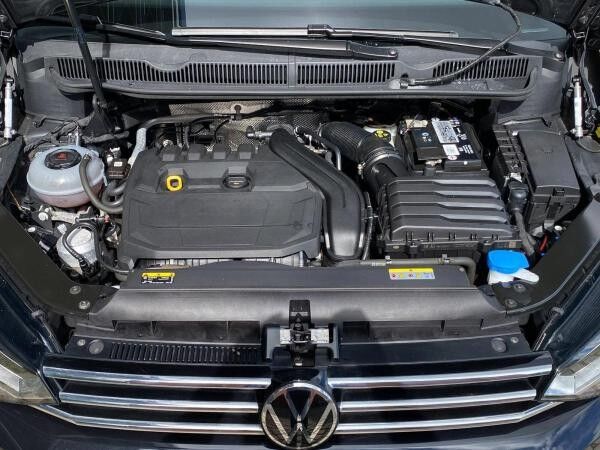 Volkswagen Touran 1.5 TSI Active Navi ACC CarPlay Sitzhzg