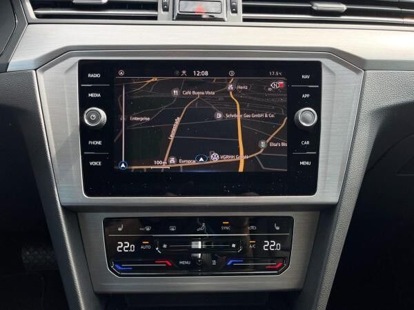 Volkswagen Passat Variant 1.5 TSI DSG LED Navi Sitzheizung