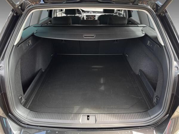 Volkswagen Passat Variant 1.5 TSI DSG LED Navi Sitzheizung