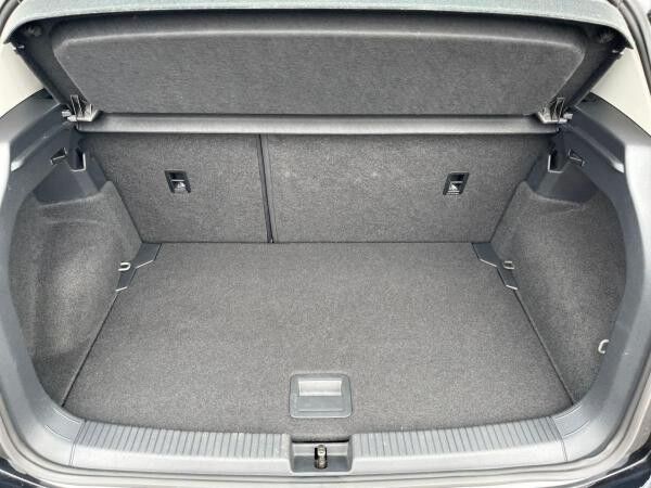 Volkswagen T-Cross Life 1.5 TSI DSG / Bluetooth, SHZ, DAB+