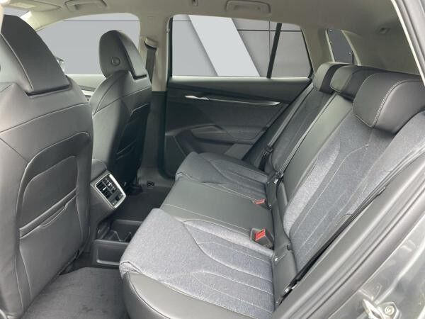 Skoda Elroq 85 LOFT ACC*AHK*MATRIX*APP*SHZ*ALARM*DAB