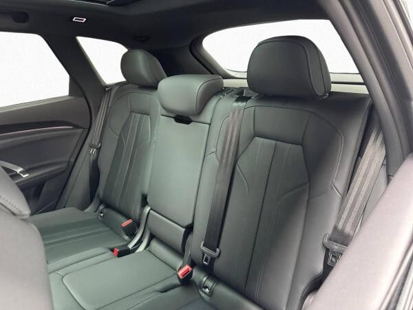 Audi Q5 e-hybrid Quattro AHK Pano Tech Pro MMI