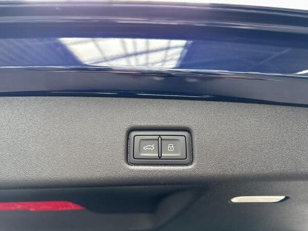 Audi Q5 e-hybrid Quattro AHK Pano Tech Pro MMI