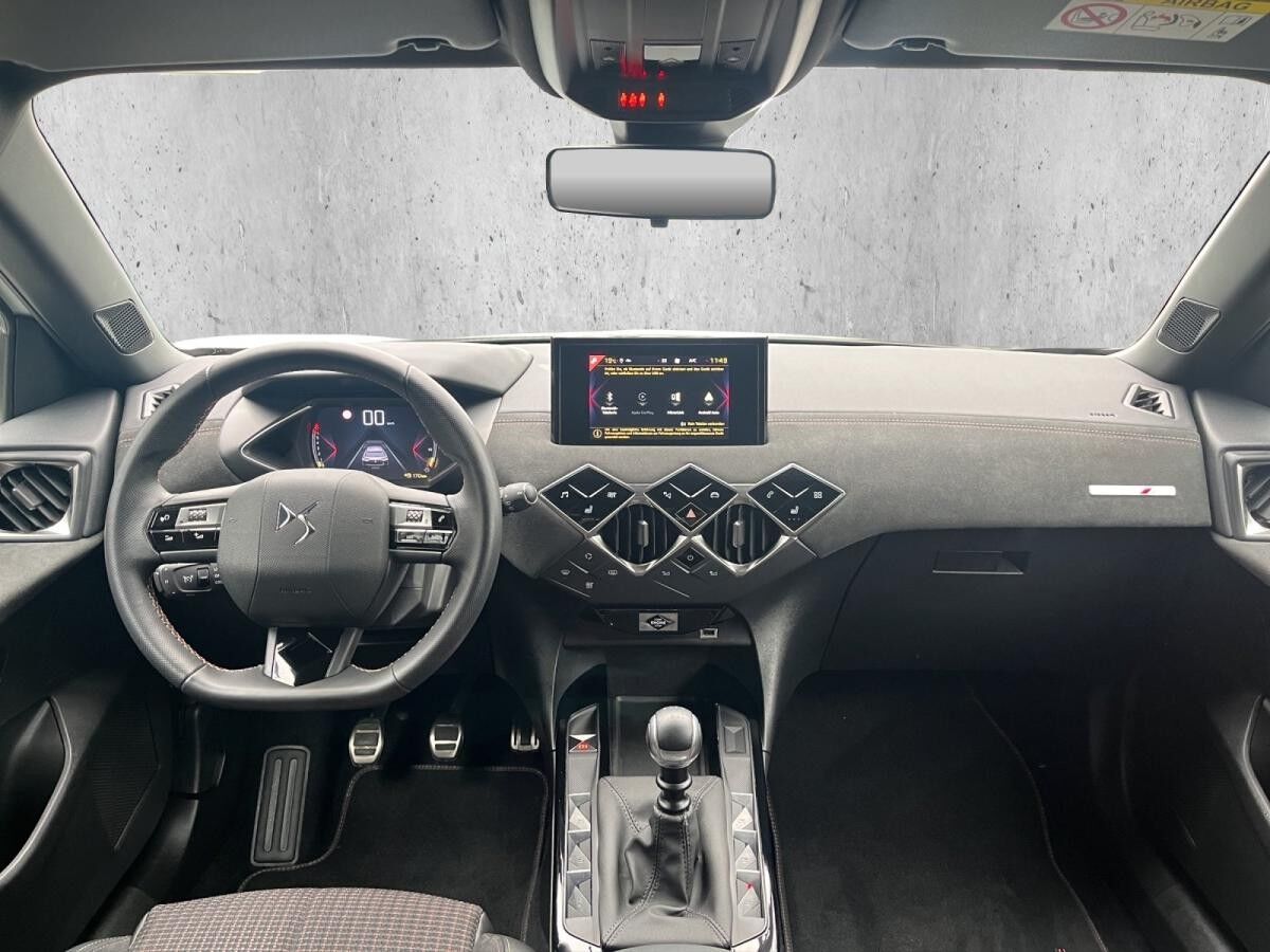 DS Automobiles DS 3 Crossback PT 100 Performance Line SHZ+LM