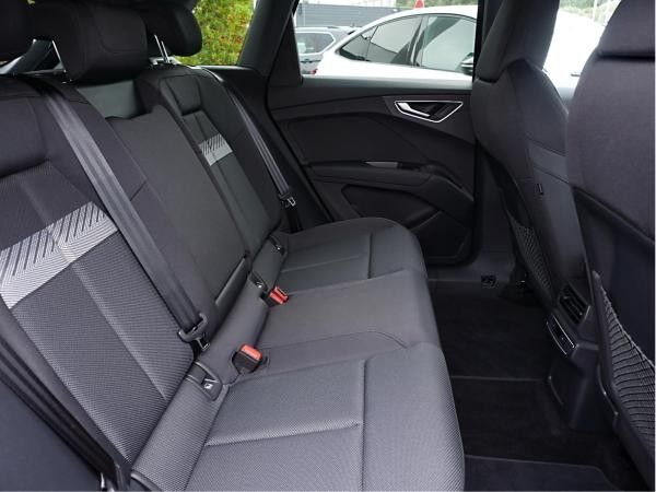 Audi Q4 e-tron Q4 45 e-tron LED/HuD/ACC/R-Kamera/Memory/20 Zoll